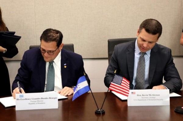 Honduras y EEUU firman nuevos acuerdos contra migración irregular