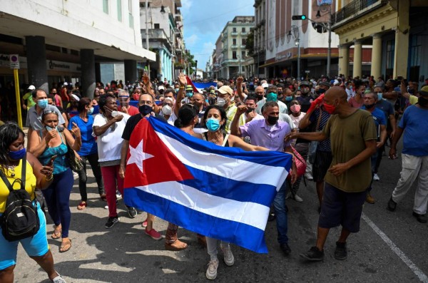 Estallan protestas sin precedentes en Cuba