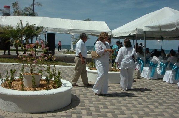 Inauguran paseo malecón ceibeño