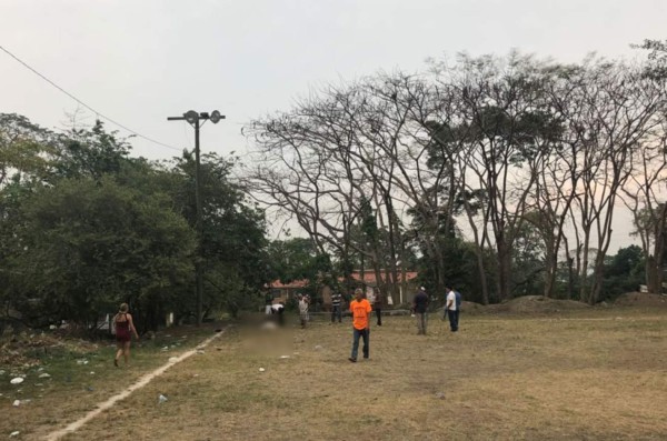 A machetazos matan a dos hombres en colonia sampedrana
