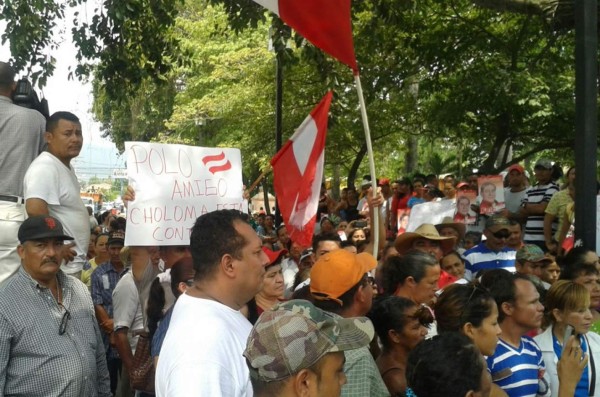 Protestan en apoyo a Leopoldo Crivelli, alcalde de Choloma