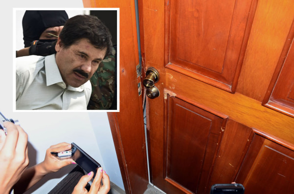 'El Chapo' estaba dentro de un baño y acompañado de una mujer