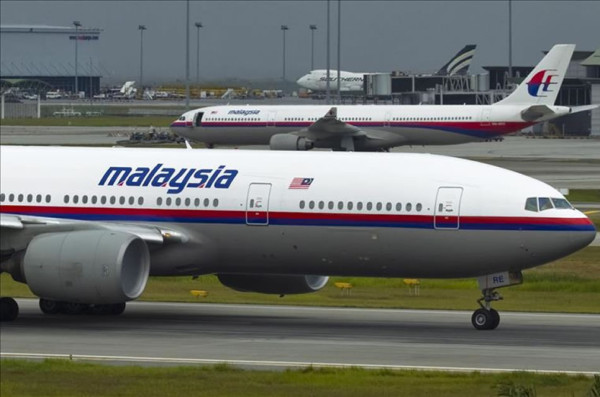 Pasajeros de 14 nacionalidades en el avión desaparecido en Malasia
