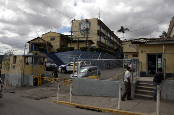 Fiscalía investiga a oficiales retirados