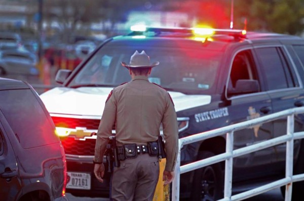 Un muerto y varios heridos tras un tiroteo en una iglesia de Texas