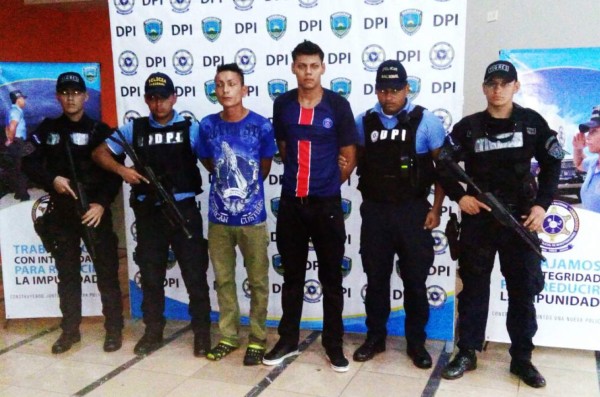 Capturan a dos miembros de banda de sicarios en San Pedro Sula