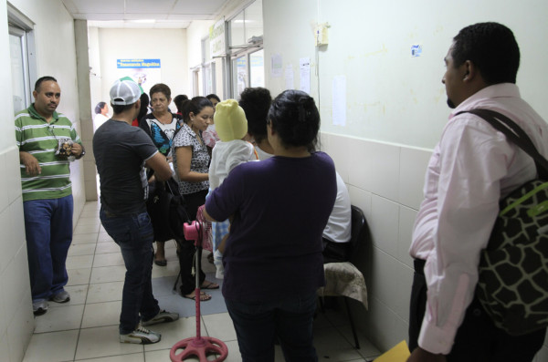 300 vacunas contra la H1N1 hay en el Seguro Social