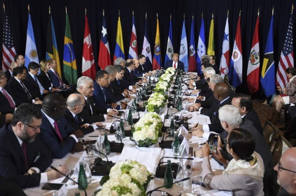 Junto a líderes latinoamericanos, Trump denuncia 'tragedia' en Venezuela