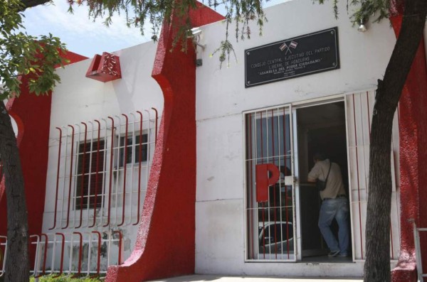 Partido Liberal pide elecciones anticipadas