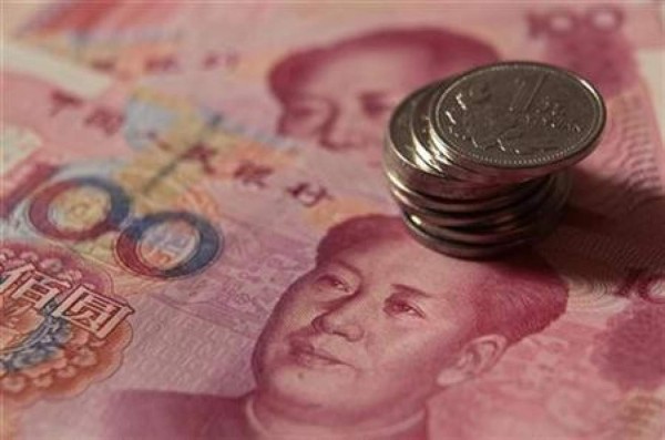 China sigue devaluando pero Banco Central calma a inversores