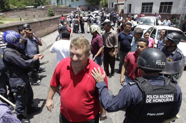 Honduras: Diputado del Partido Libre, Luis Galdámez, mata a un taxista