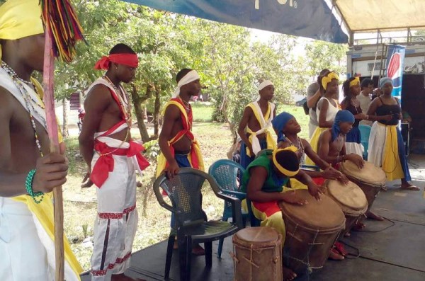 Sus casi 10,000 habitantes aún conservan su tradiciones y su dialecto.