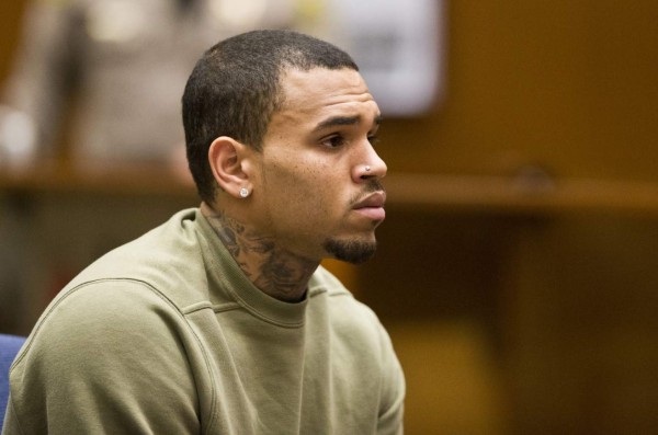 Filipinas impede a Chris Brown abandonar el país