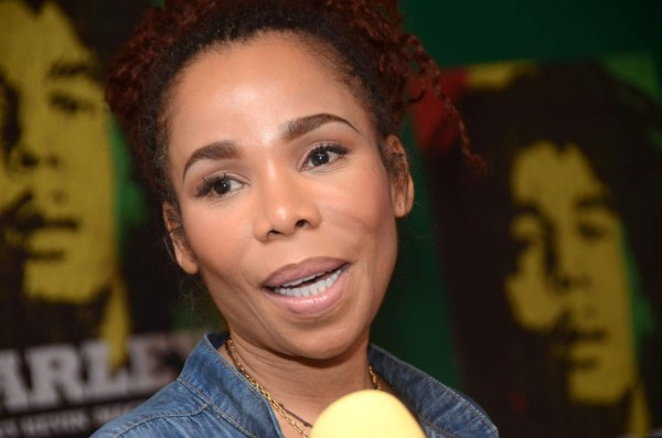 Hija de Bob Marley: No fumes marihuana, cómetela