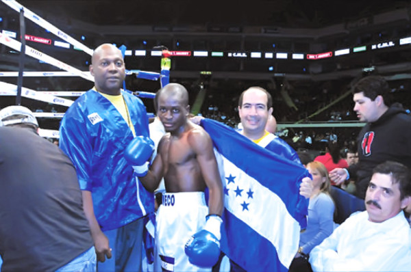 Un hondureño haciendo historia en el boxeo