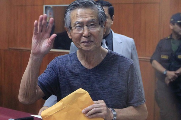 Fujimori es condenado a 8 años por desviar fondos