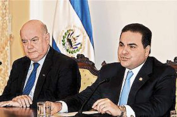 Saca y el Secretario de la OEA alaban avance de la democracia en América Latina