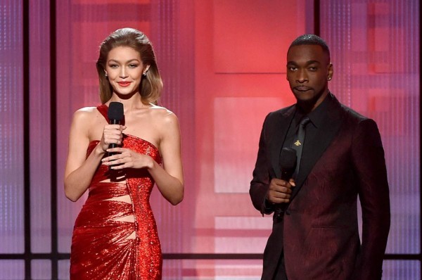 Llueven críticas a Gigi Hadid por parodiar a Melania Trump