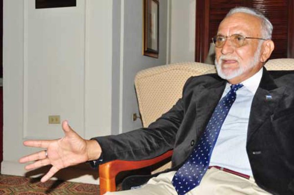 Sánchez Cerén recibirá un país en crecimiento económico