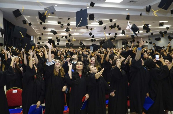 Odontología y Medicina encabezan graduaciones