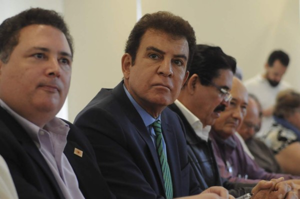 Manuel Zelaya no acepta la decisión del TSE