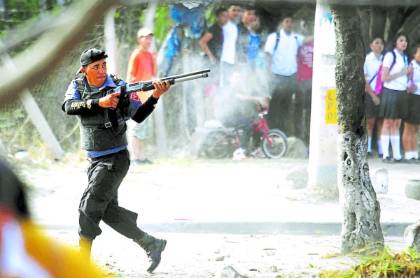 Educación anuncia sanciones contra maestros protestantes
