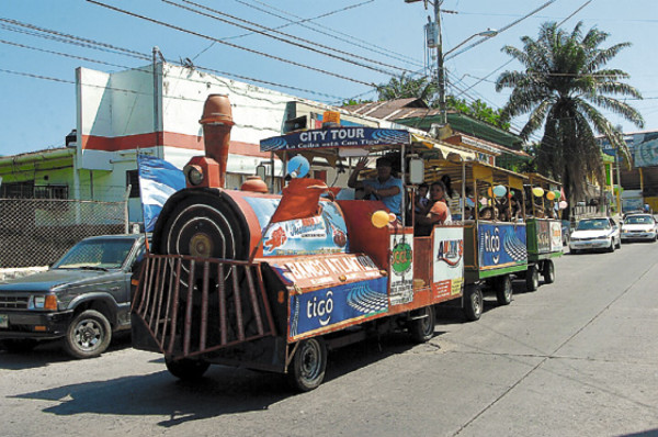 La Ceiba seduce vestida de paisajes frente al mar