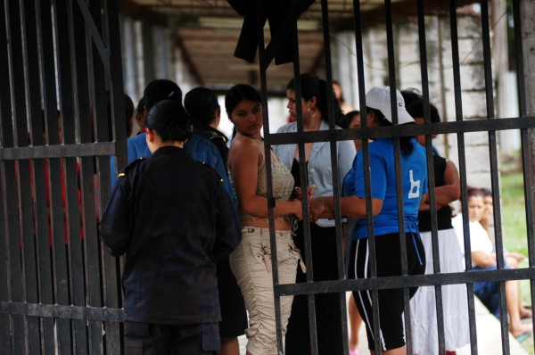 Alfabetizarán a reos en los 24 presidios