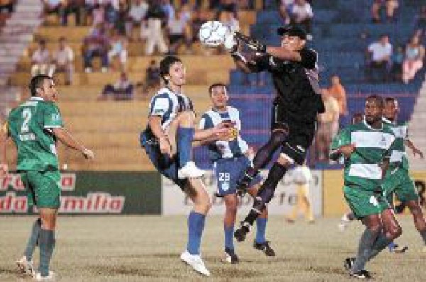 Victoria comienza a sumar