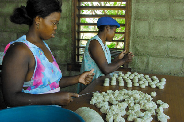 Pan de coco, bocadillo con tradición y sabor garífuna