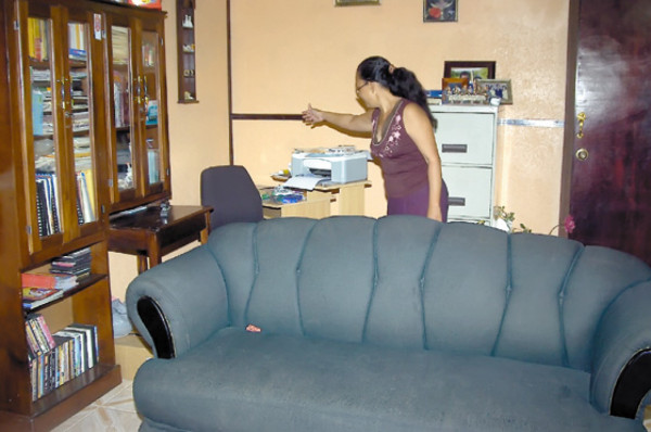 Incendian vehículo de albergue infantil