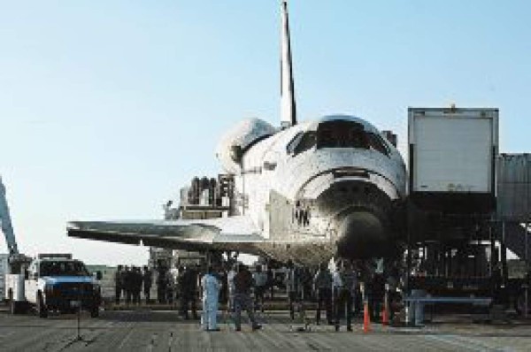 Transbordador Atlantis aterriza en buenas condiciones y con sus ocupantes a salvo