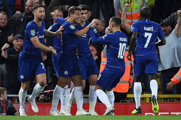 Video: El Chelsea elimina al Liverpool con golazo de Hazard en la Copa
