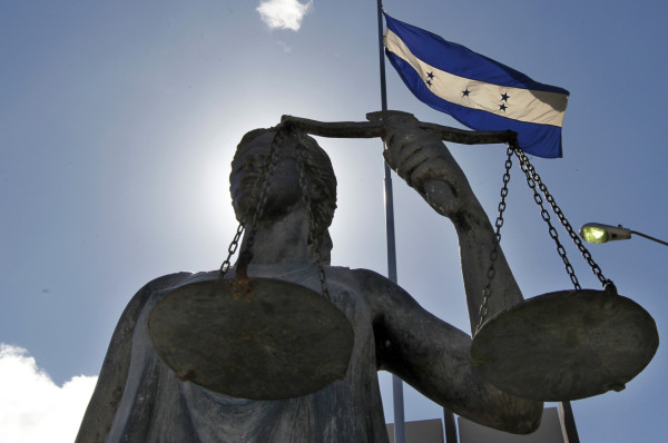 Fiscalía de Honduras investiga a los cinco jueces separados