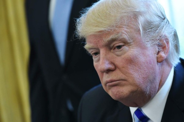 Trump sufre primera gran derrota con fracaso de reforma de salud