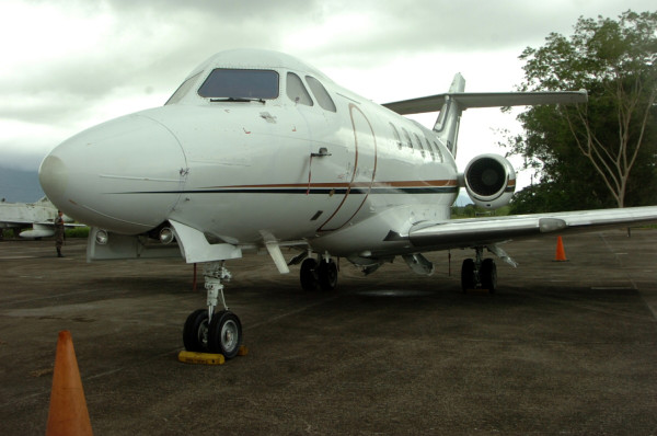 Detienen a pilotos que pretendían sacar jet del aeropuerto Golosón de La Ceiba