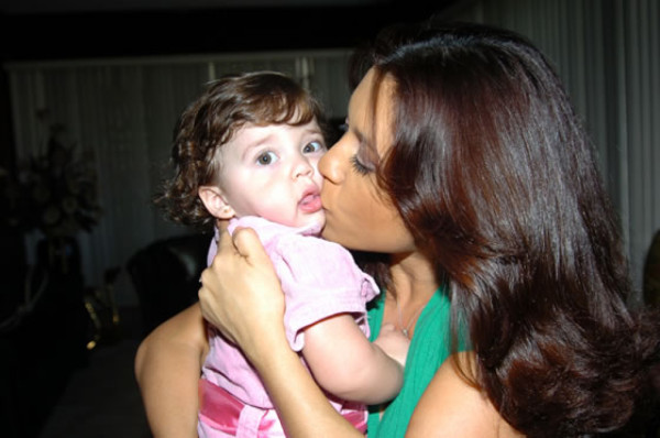 Hondureña gana premio periodístico