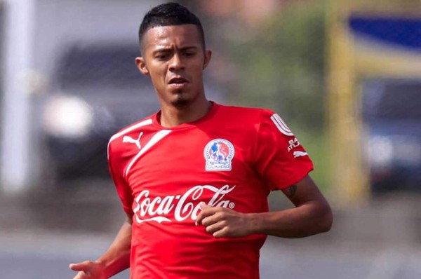 Bayron Méndez renueva con Olimpia