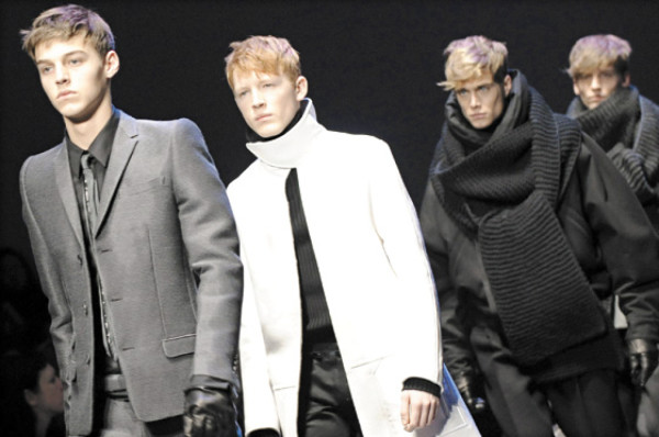 Clásica y sobria Milano Moda Uomo
