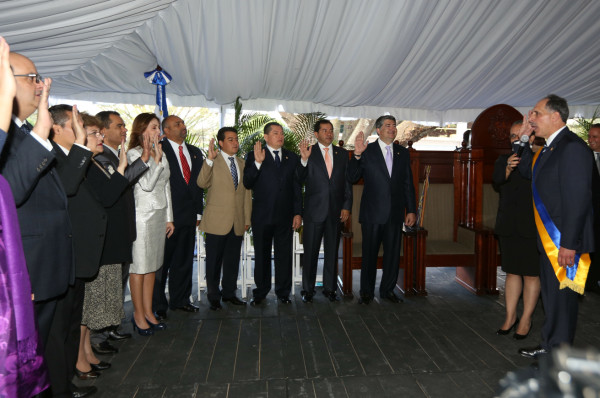 Trabajo y honestidad ofrece Asfura