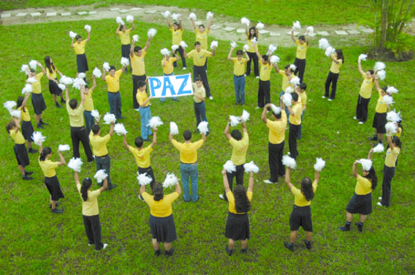 Pinta en tu corazón los colores de Honduras
