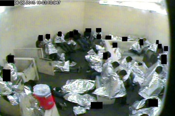 Así son las 'hieleras” en que duermen los inmigrantes detenidos