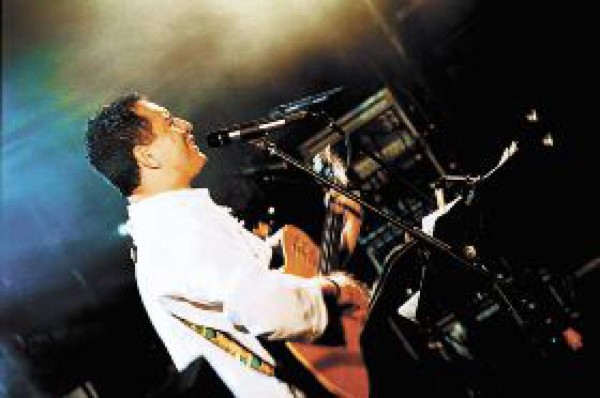 Comienza su gira por México