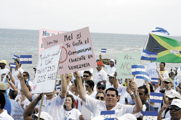 Isleños unidos en defensa de la constitución
