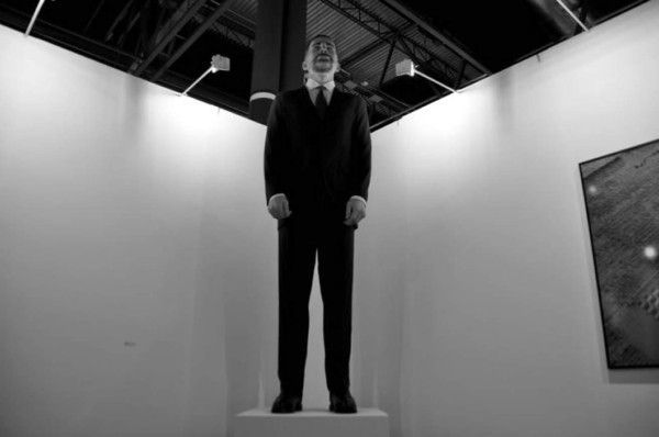 Varias ofertas por figura del rey Felipe que el comprador tendrá que quemar