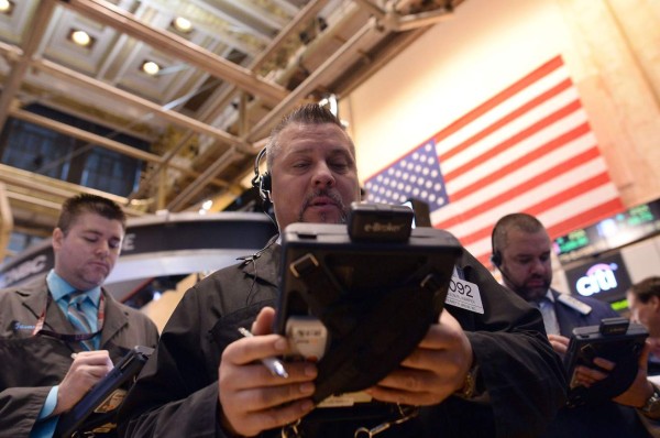 Wall Street cierra con pérdidas tras informe de empleo