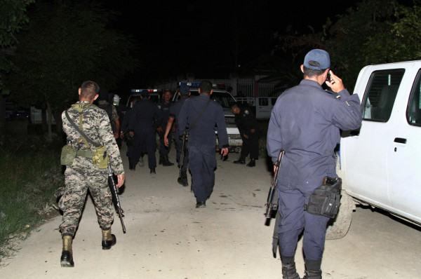 Marero muere en tiroteo con policías