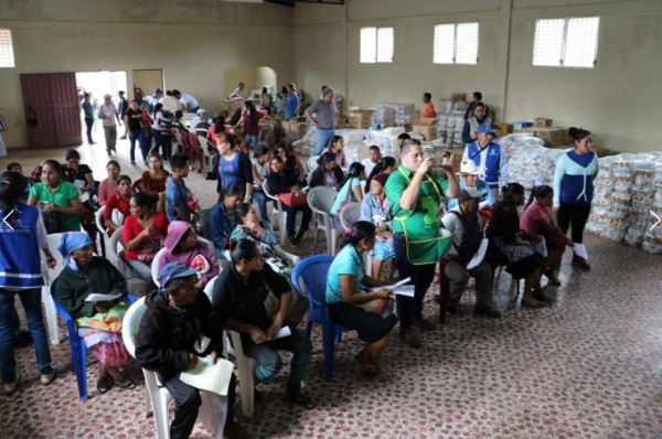 Asisten con alimentación a hondureños afectados por la sequía