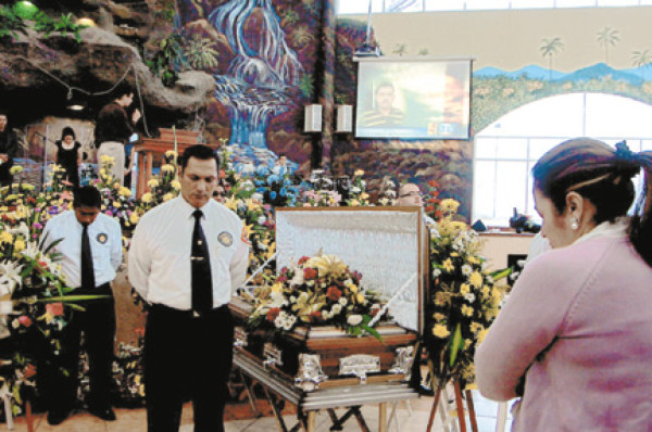 Dan último adiós al periodista David Meza