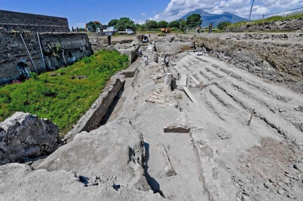 Excavaciones en Pompeya sacan a la luz tres nuevas 'domus' con balcones